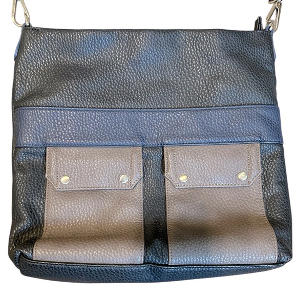 SONDRA ROBERTS SR2 tri color oversized leather crossbody bag black/navy/taupe OS - Picture 3 of 12